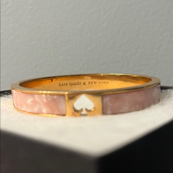 Kate Spade - Hole Punch Spade Hinge Bangle - Picture 5 of 6